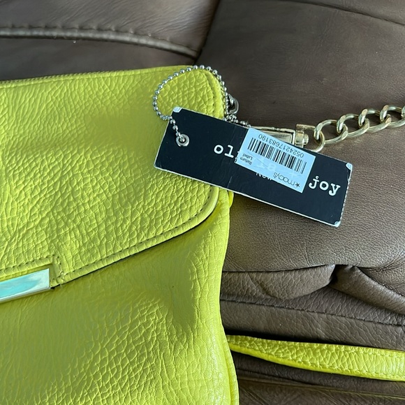 NWT Olivia and Joy yellow chain crossbody bag - Picture 8 of 8